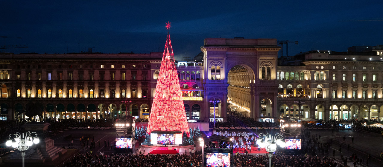 Albero Di Natale Hd.Albero Di Natale In Piazza Duomo 2019 Entra All Interno E Partecipa Agli Show Yesmilano