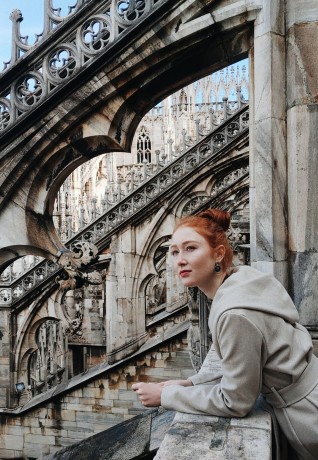 Elina at the Duomo