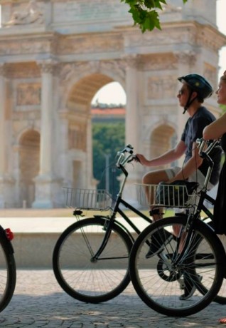 Biking at Arco della Pace