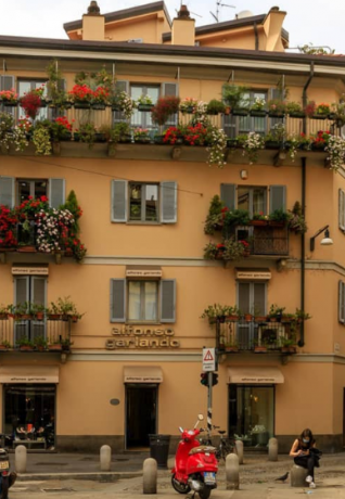 Brera Buildings - pic @corradoform - Taking Residence in Milano as students