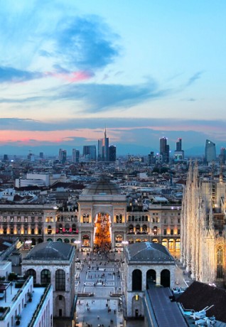 What to do in Milan Italy in one day? Start from Piazza del Duomo di Milano. Pic by © Andrea Cherchi