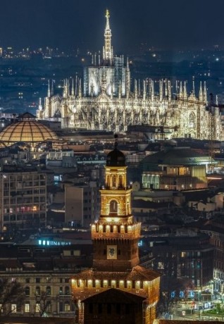 Milano da vedere e fotografare di notte dalla Torre Branca. Pic: Gianluca Peri