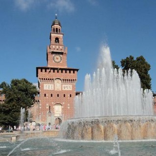 The castle from Piazza Castello