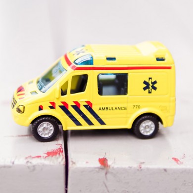 Ambulanza giocattolo